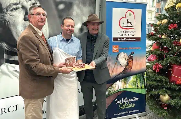 " Lyon : les chasseurs offrent 1 300 repas de fête aux Halles Paul Bocuse"