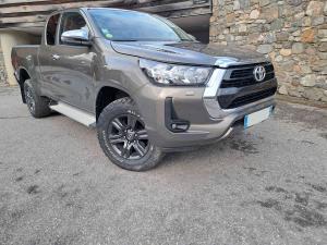 Toyota Hilux 2.8l 204cv Legend X-Tra cab 2023 Bronze