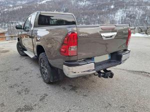 Toyota Hilux 2.8l 204cv Legend X-Tra cab 2023 Bronze