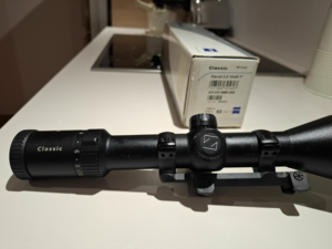 Lunette Zeiss Diavari classic 2.5-10x50 T* Reticule 60 (point rouge crépusculaire)