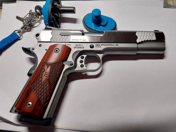 smit&wisson calibre 45 neuf