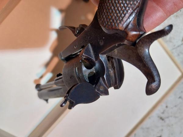 catégorie D revolver à broche type lefaucheux 7mm