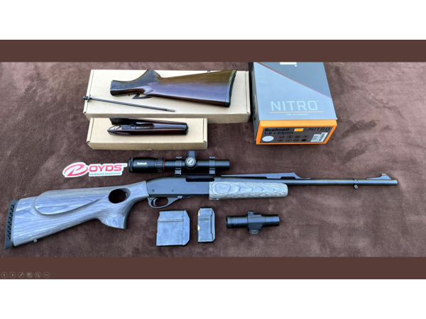 CARABINE A POMPE REMINGTON 7600 CALIBRE 35 WHELEN – CROSSE TROU DE POUCE GAUCHER – 2 CHARGEURS – LUNETTE – POINT ROUGE – CROSSE BOIS