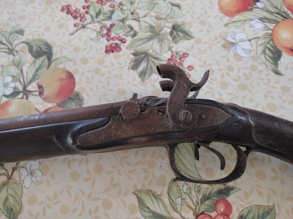 ancien Fusil de chasse  crosse sculptée