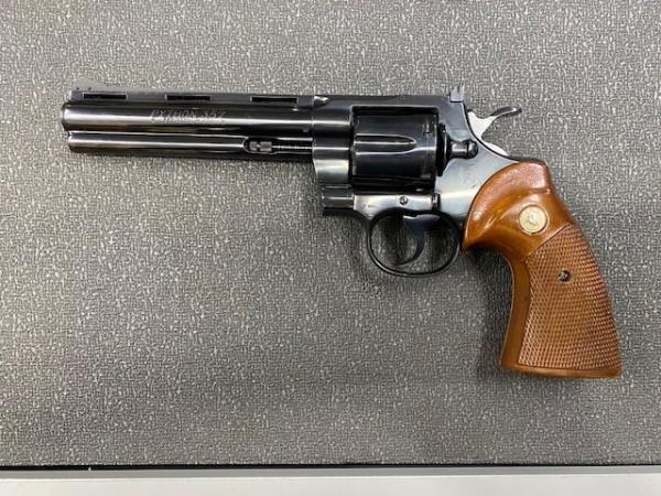 Colt Python (6“)