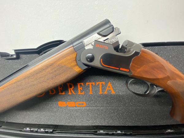 Beretta 690 black